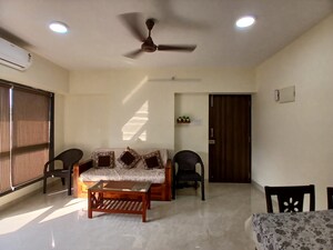 2 BHK Apartment For Rent in Vile Parle East