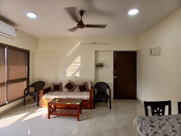 2 BHK Apartment For Rent in Vile Parle East