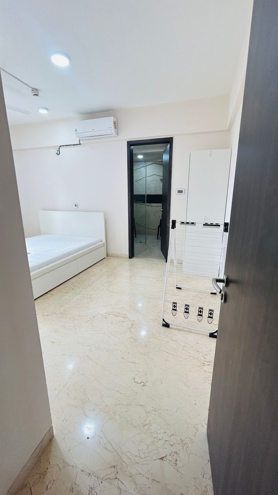 3.5 BHK + Servant Room Apartment For Rent in Hermes 212 Riverwalk