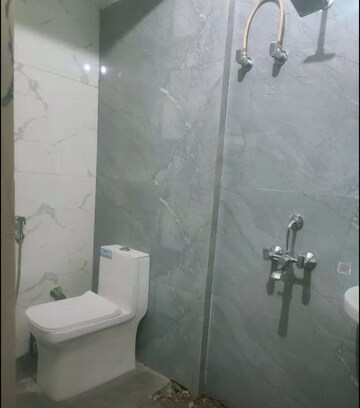 Bathroom in 2 BHK Apartment at Hasanganj – for Rent