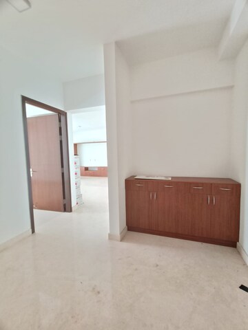 Room in 3 BHK Apartment at Godrej Platinum Hebbal, Hebbal – for Rent