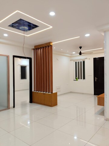 Room in 3 BHK Apartment at Rajapushpa Provincia, Narsingi – for Rent