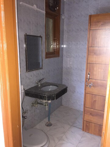 Bathroom in 2 BHK Builder Floor at South City 1 – for Sale