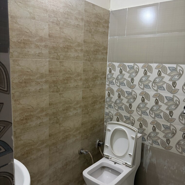 Bathroom, jaipuria-sunrise-green 1.5 Bedroom 1100 Sq.Ft. Apartment In Vip Road Zirakpur 9486463