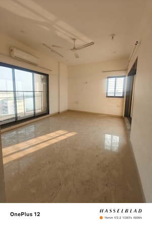 Room in 4 BHK Apartment at Yayati CHS, Seawoods – for Sale