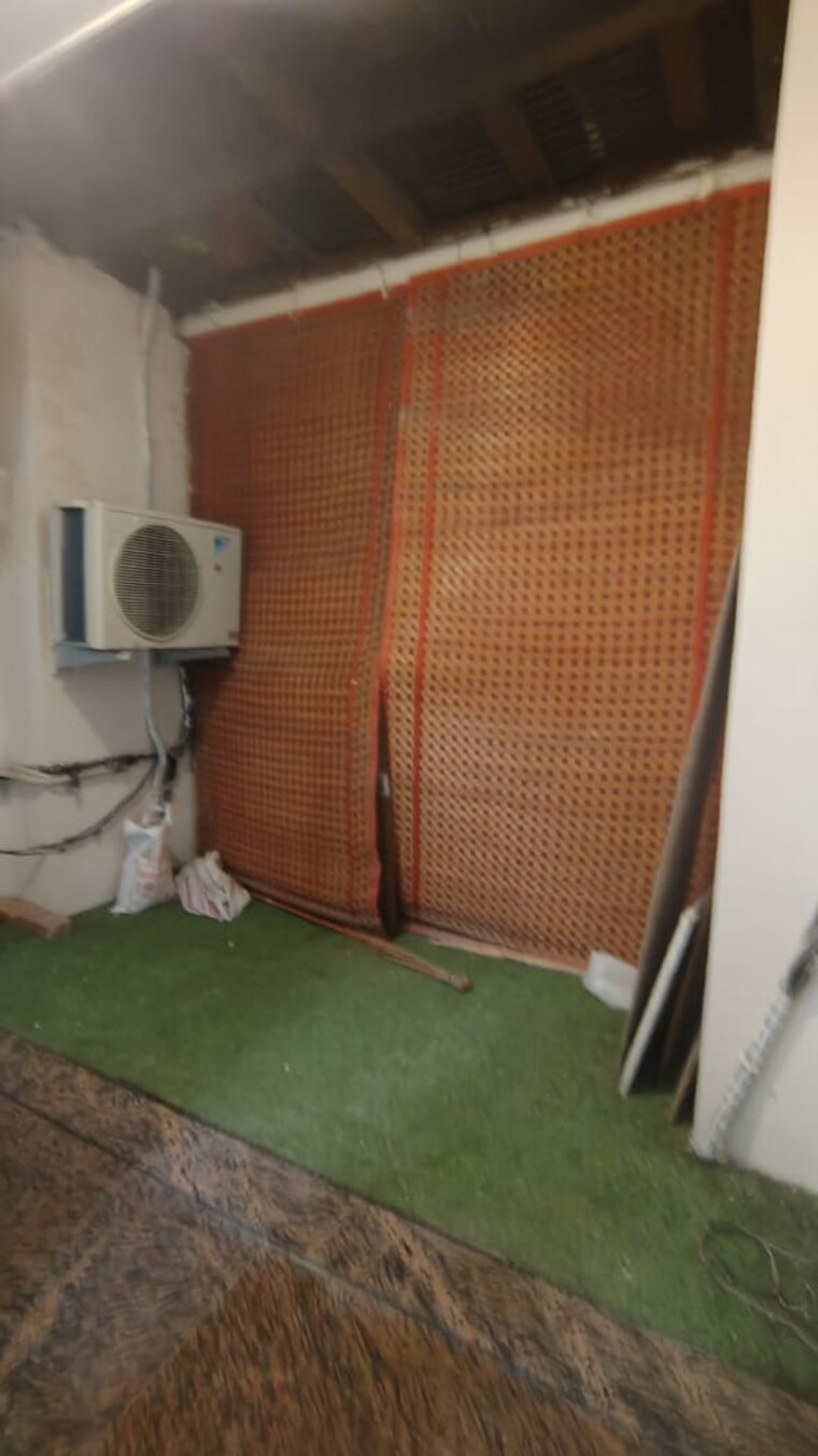 Bathroom, shivalik colony 3 Bedroom 200 Sq.Yd. Builder Floor In Shivalik Colony Delhi 9486467