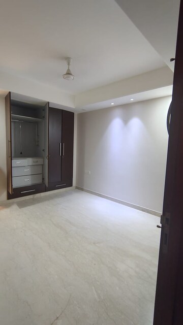 Room in 3 BHK Builder Floor at Shivalik Colony – for Rent