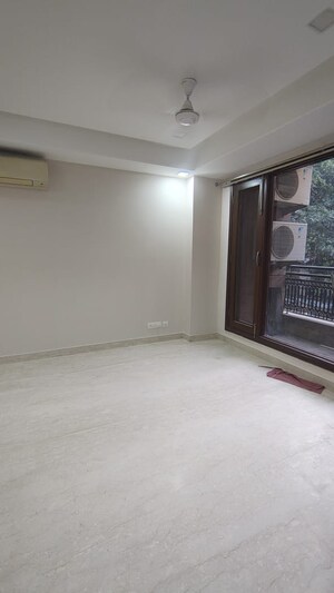 Room in 3 BHK Builder Floor at Shivalik Colony – for Rent