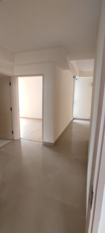 Room in 3.5 BHK Apartment at Ardee City Palm Grove Heights, Sector 52 – for Rent