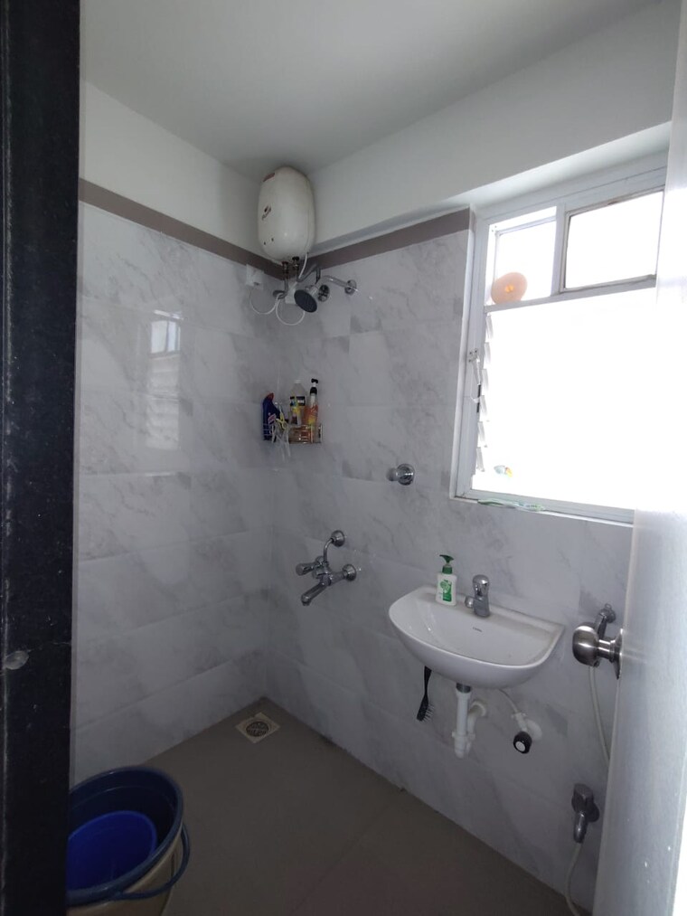 Bathroom, pandit-javdekar-red-earth 2 Bedroom 838 Sq.Ft. Apartment In Pirangut Pune 9486544
