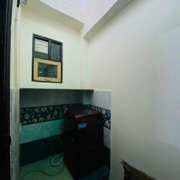 Parking in 2 BHK Builder Floor at Malviya Nagar – for Rent