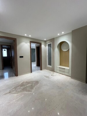 Room in 4 BHK Builder Floor at Sushant Lok 3, Sector 57 – for Sale