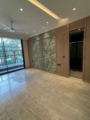 Room in 4 BHK Builder Floor at Sushant Lok 3, Sector 57 – for Sale