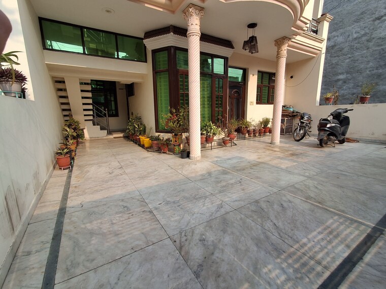  Parking, ms-enclave-zirakpur 5 Bedroom 2250 Sq.Ft. Independent House In Dhakoli Zirakpur 9486690