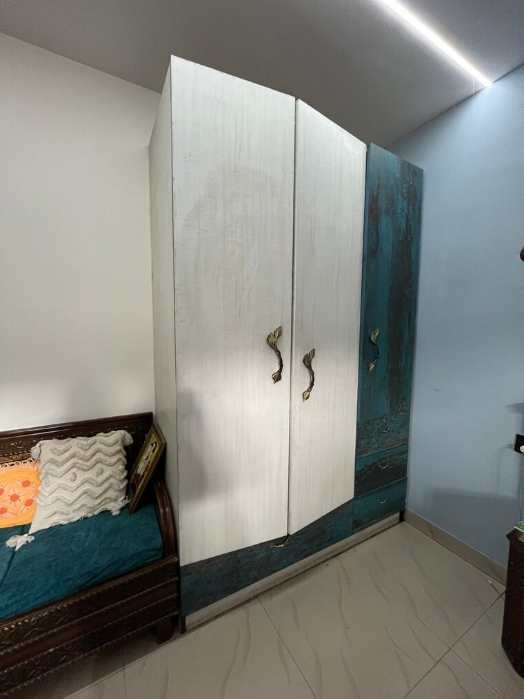 Bathroom, crossing-republik 3.5 Bedroom 1700 Sq.Ft. Apartment In Crossing Republic Ghaziabad 9486720