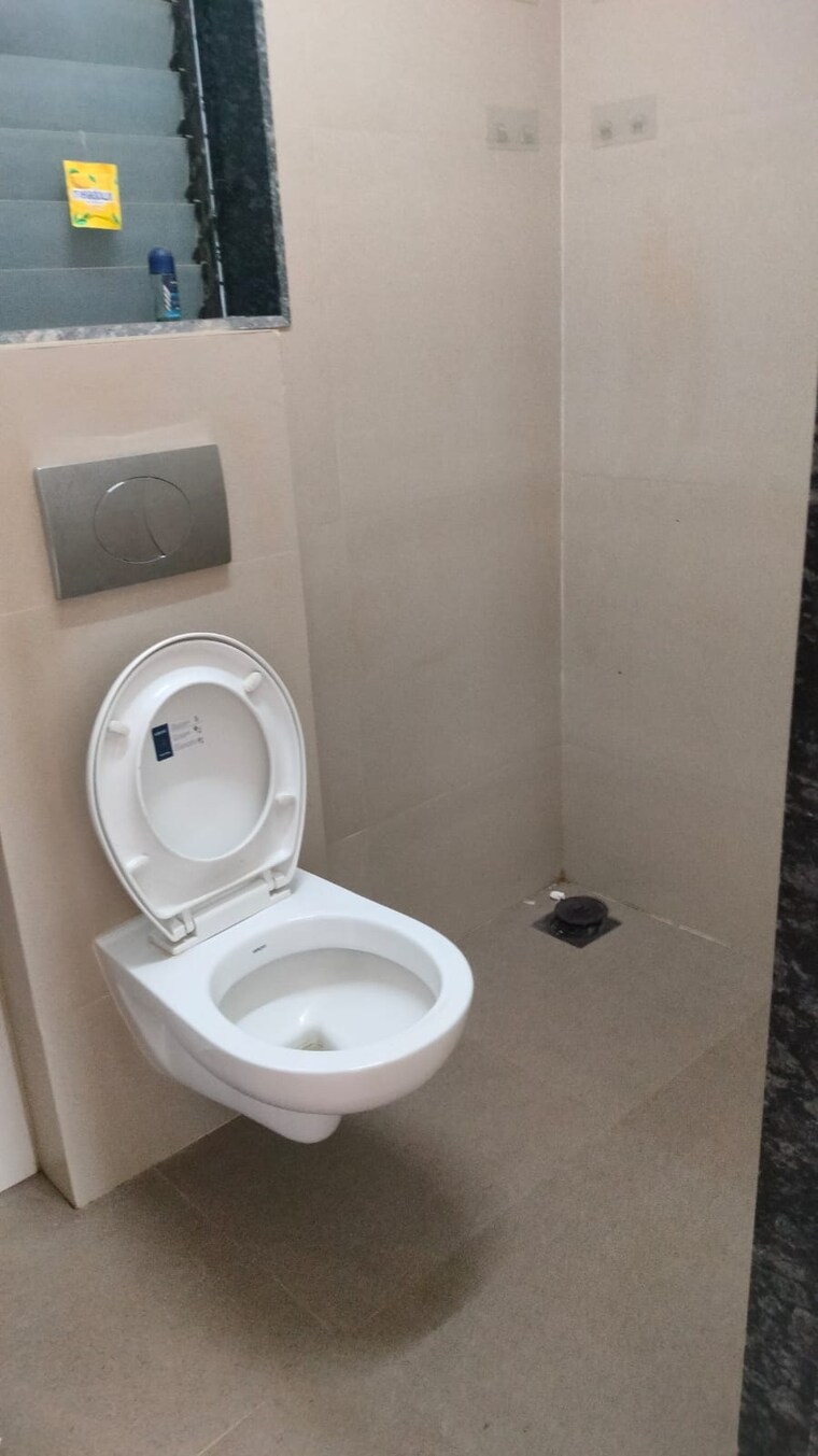 Bathroom, je-and-vee-om-trimurti 1 Bedroom 395 Sq.Ft. Apartment In Malad East Mumbai 9486770