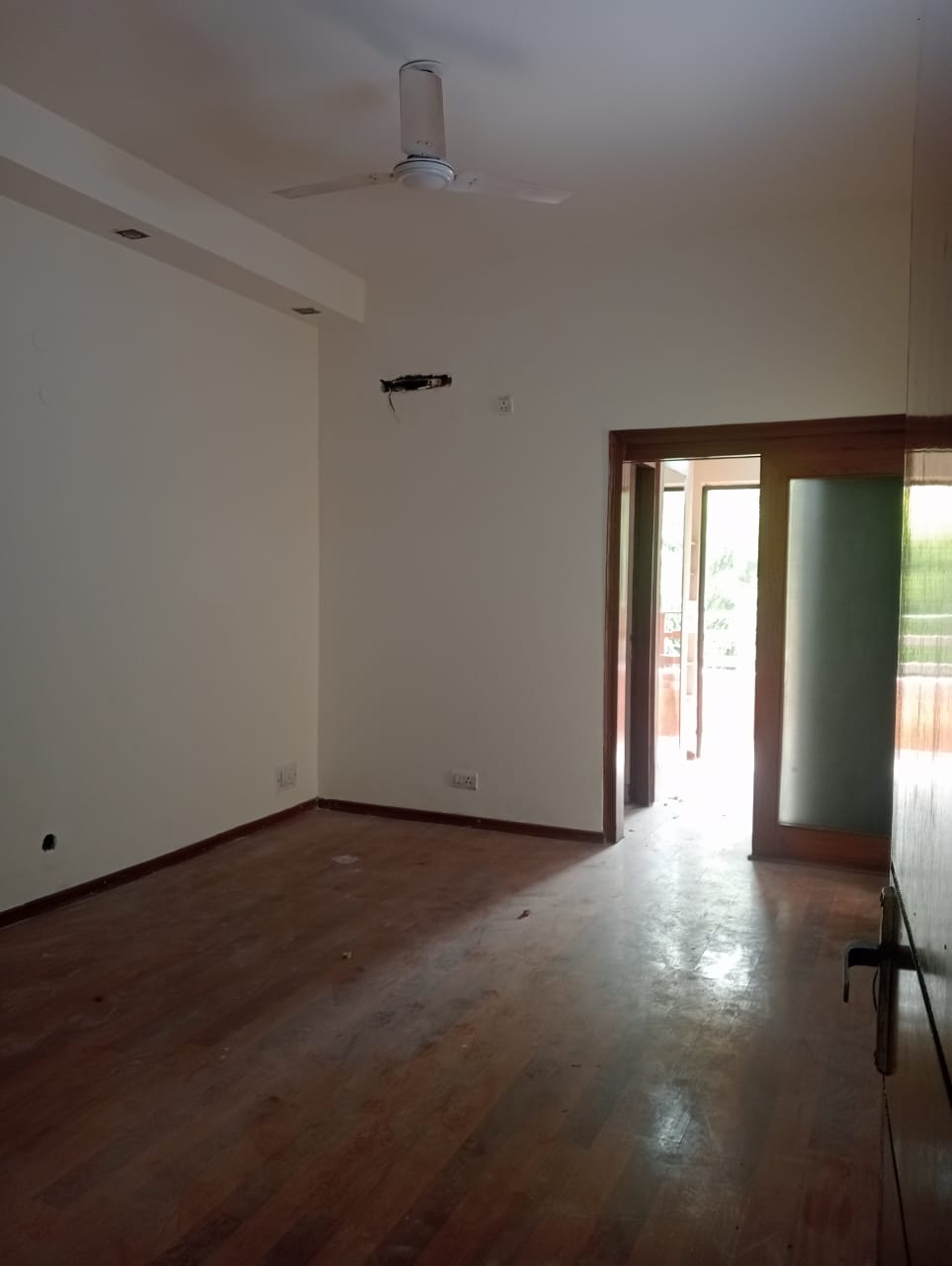 4 BHK + Servant Room Apartment For Rent in Arun Vihar Sector 37