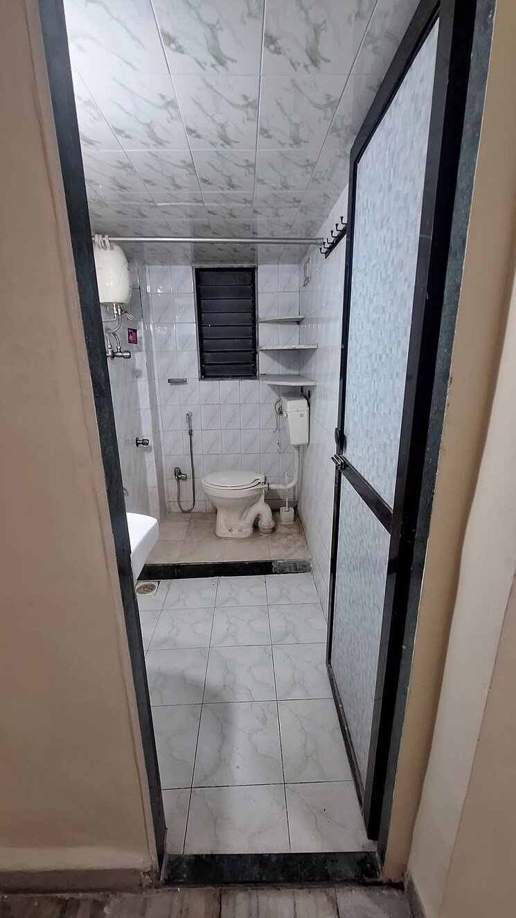 Bathroom, shanti-lifespaces 1 Bedroom 600 Sq.Ft. Apartment In Nalasopara East Palghar 9486821