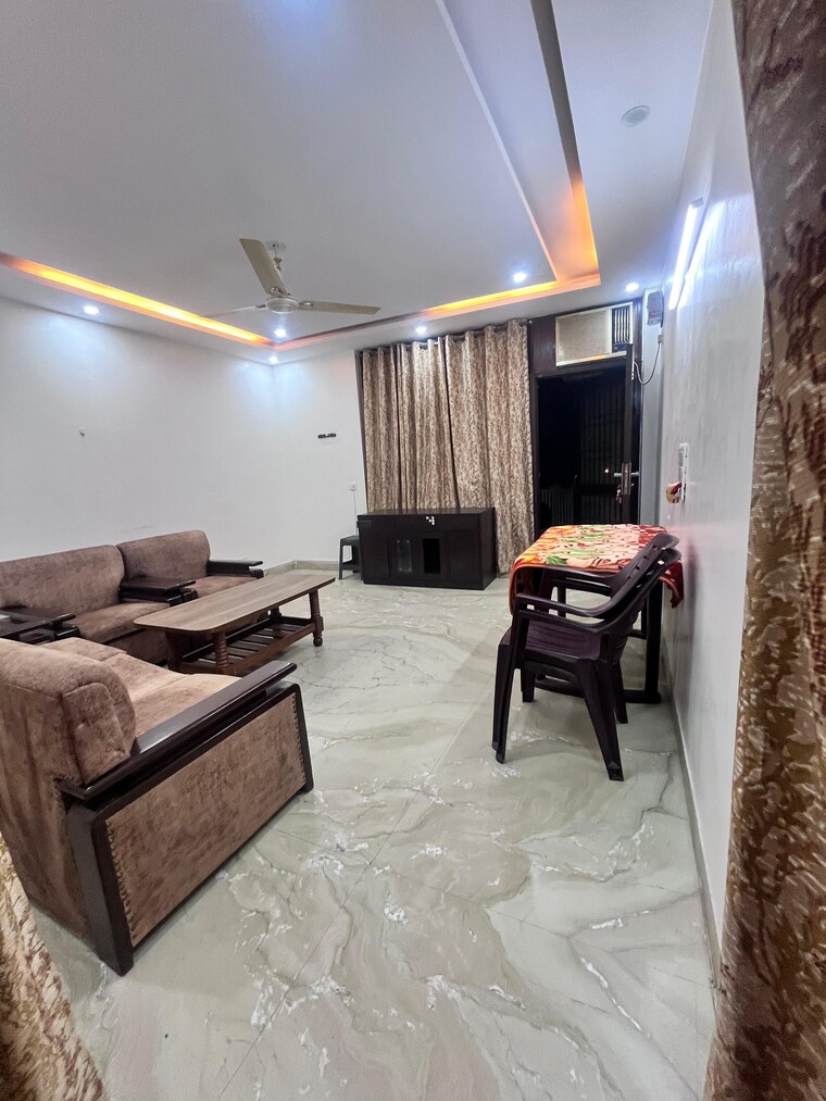 Bedroom, sukhdev vihar 3 Bedroom 550 Sq.Yd. Builder Floor In Sukhdev Vihar Delhi 9486843