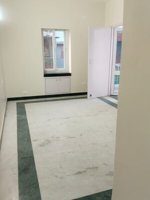 Room in 3 BHK Apartment at Jal Vayu Vihar Noida, Sector 21 – for Sale