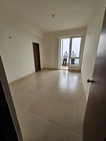 Room in 3.5 BHK Apartment at Ansal Estella, Sector 103 – for Sale