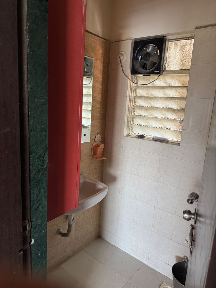 Bathroom, mantra-majestica 2 Bedroom 789 Sq.Ft. Apartment In Hadapsar Pune 9486893