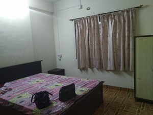 Bedroom in 2 BHK Apartment at Kothrud – for Rent