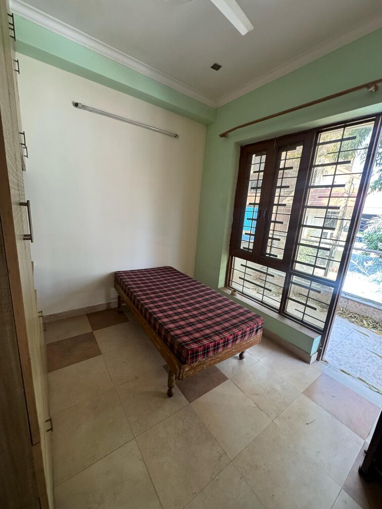 Cover Image, sector 20 3 Bedroom 250 Sq.Mt. Builder Floor In Sector 20 Noida 9486975