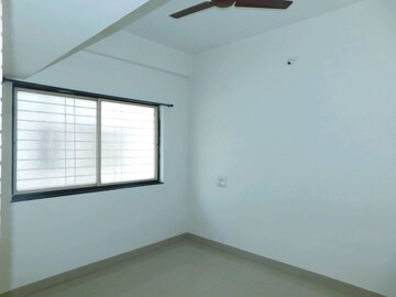Room in 1 BHK Apartment at Old Sangvi – for Rent