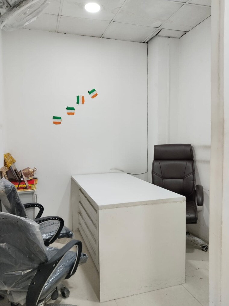 Team Area, sector 2 Commercial Office Space 530 Sq.Ft. In Sector 2 Noida 9487057