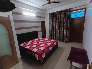 Bedroom in 3 BHK Builder Floor at Sector 45 – for Rent