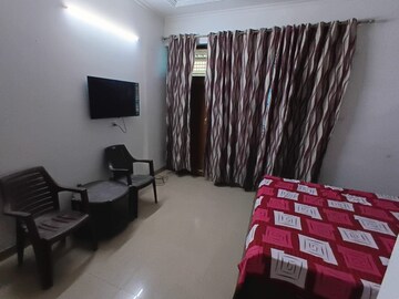 Room in 3 BHK Builder Floor at Sector 45 – for Rent