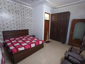 Bedroom in 3 BHK Builder Floor at Sector 45 – for Rent