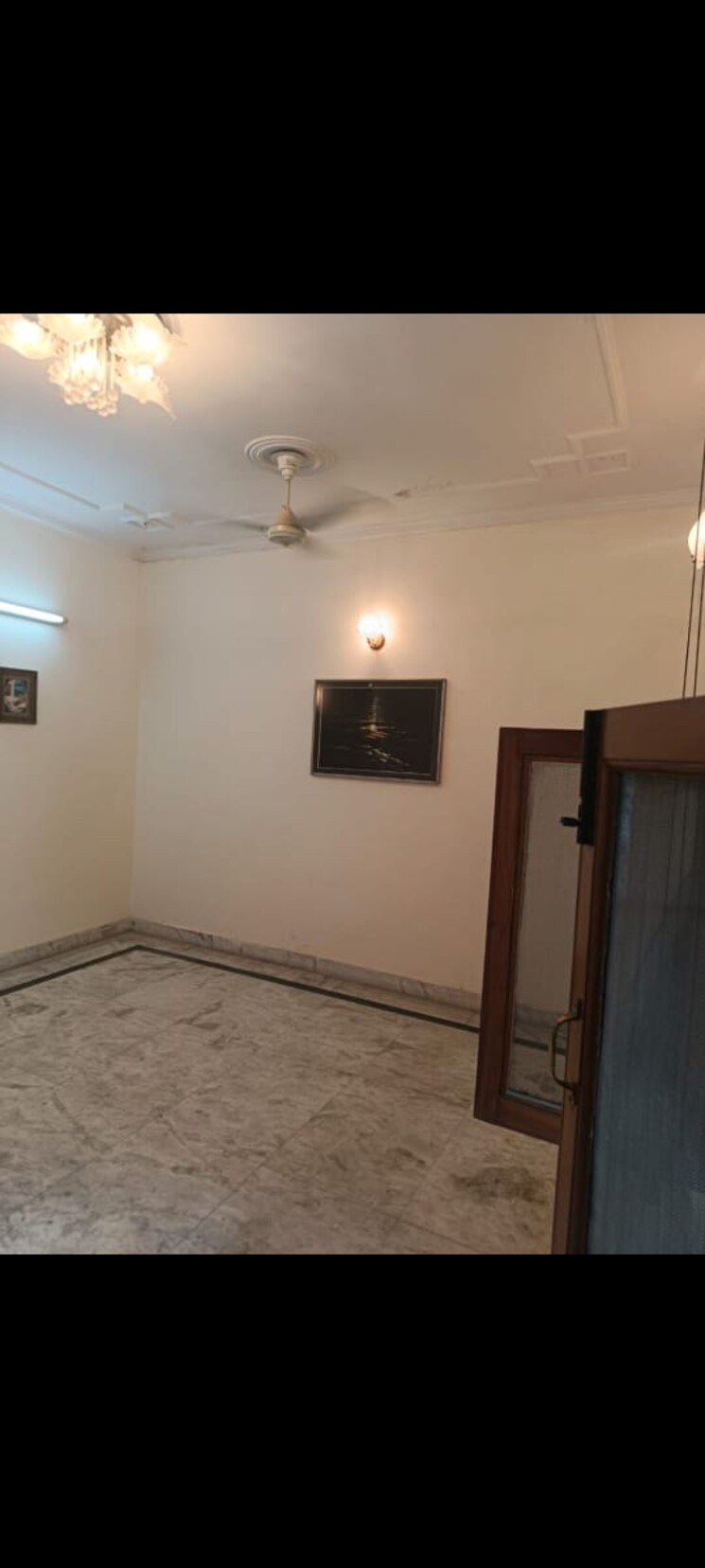 Room, khirki extension 2 Bedroom 700 Sq.Ft. Builder Floor In Khirki Extension Delhi 9487278