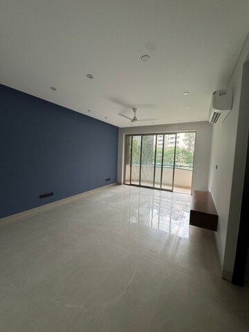 Room in 3 BHK Builder Floor at Sector 42 – for Rent