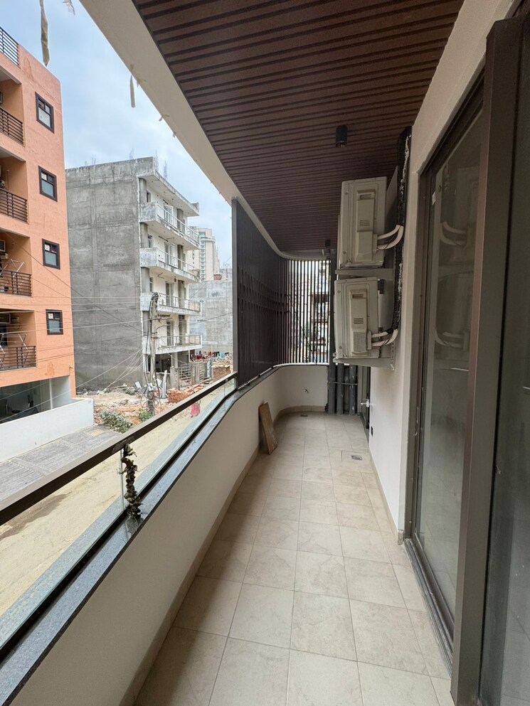 Balcony, sector 42 3 Bedroom 263 Sq.Yd. Builder Floor In Sector 42 Gurgaon 9487260