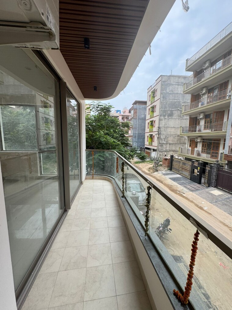 Balcony, sector 42 3 Bedroom 263 Sq.Yd. Builder Floor In Sector 42 Gurgaon 9487260