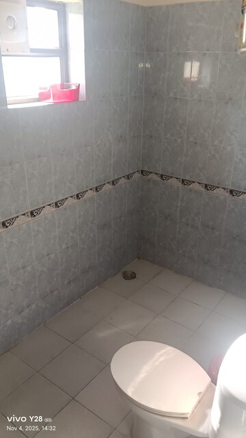 Bathroom in 3 BHK Builder Floor at Ardee City Palm Grove Heights, Sector 52 – for Rent
