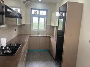 Building Lobby in 3 BHK Builder Floor at Sector 38 – for Rent