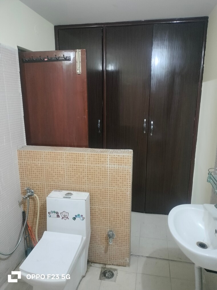 Bathroom, gomti nagar 3 Bedroom 1785 Sq.Ft. Apartment In Gomti Nagar Lucknow 9487357