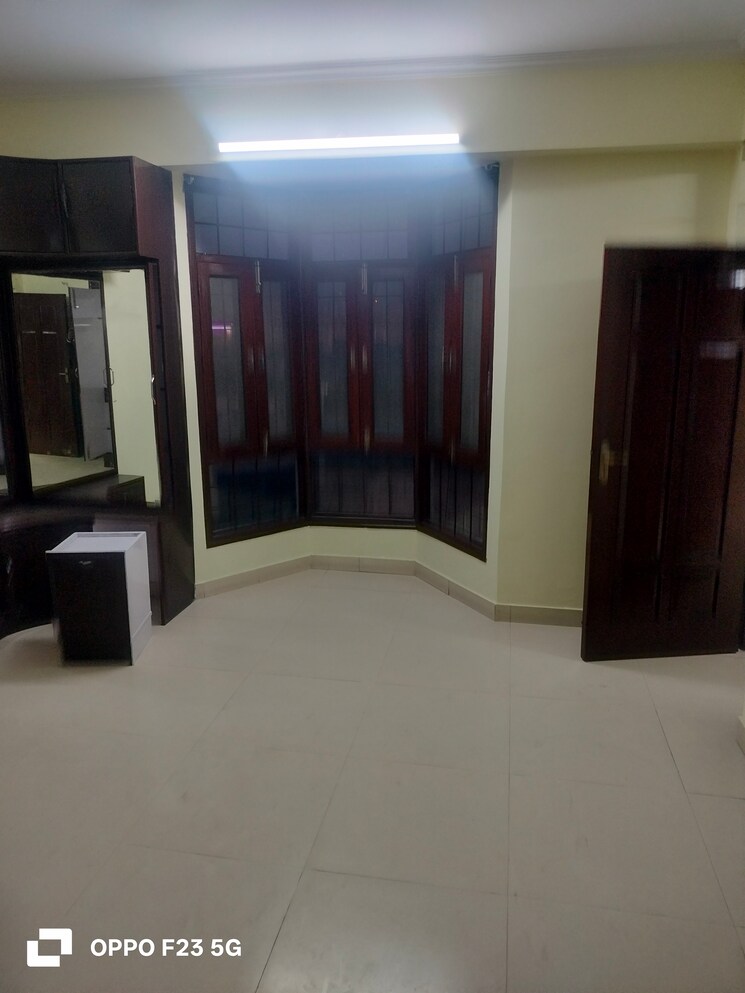 Room, gomti nagar 3 Bedroom 1785 Sq.Ft. Apartment In Gomti Nagar Lucknow 9487357