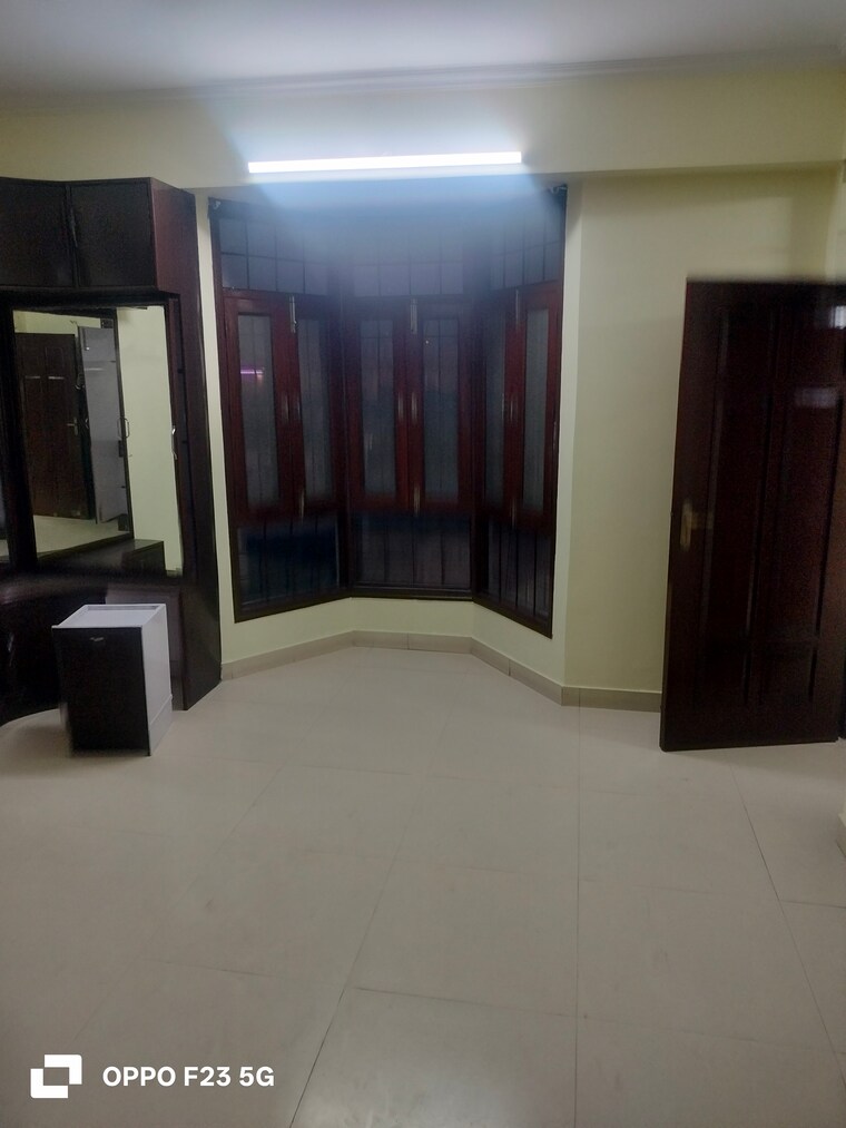 Room, gomti nagar 3 Bedroom 1785 Sq.Ft. Apartment In Gomti Nagar Lucknow 9487357