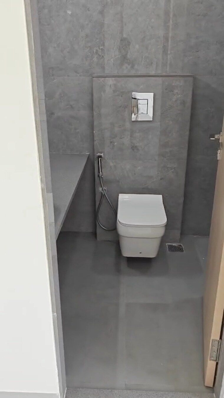 Bathroom, trimurti-chs-sanpada 3 Bedroom 1000 Sq.Ft. Apartment In Sanpada Sector 24 Navi Mumbai 9487379