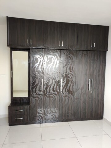 Room in 2 BHK Apartment at Prestige Lakeside Habitat, Varthur – for Rent