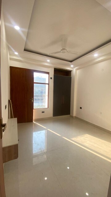 Room in 3 BHK Builder Floor at Fidato Honour Homes, Sector 89 – for Sale