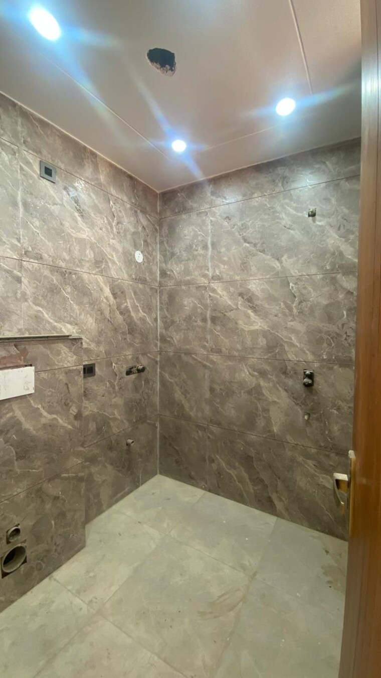 Bathroom, fidato-honour-homes 3 Bedroom 133 Sq.Yd. Builder Floor In Sector 89 Faridabad 9487440