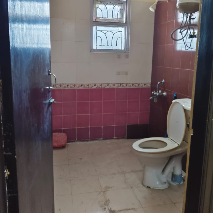 Bathroom, gyan khand i 1 Bedroom 550 Sq.Ft. Builder Floor In Gyan Khand I Ghaziabad 9487474