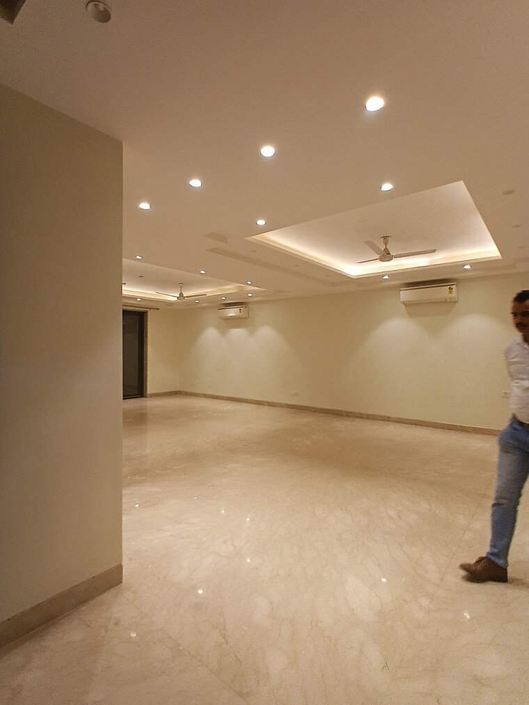 Room, huda-cghs 4 Bedroom 500 Sq.Yd. Builder Floor In Sector 56 Gurgaon 9487493