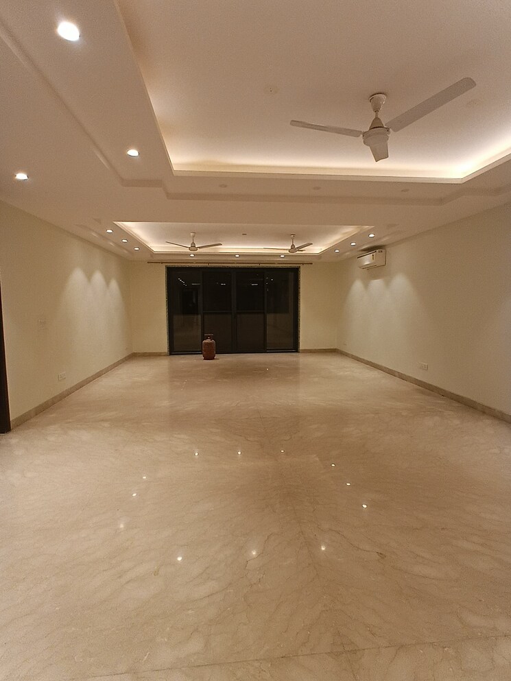 Room, huda-cghs 4 Bedroom 500 Sq.Yd. Builder Floor In Sector 56 Gurgaon 9487493