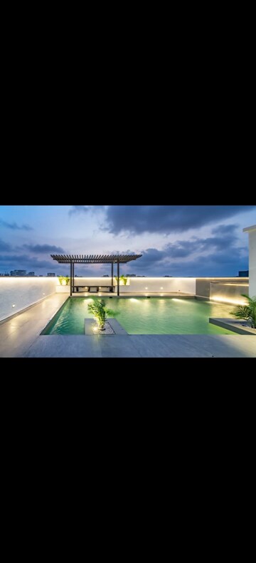 Swimming Pool in 5 BHK Apartment at Khar West – for Rent